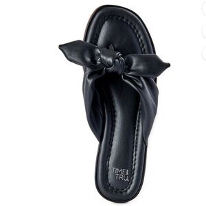 Time and Tru Womens Black Bow Thong Flat Slip-on Sandals